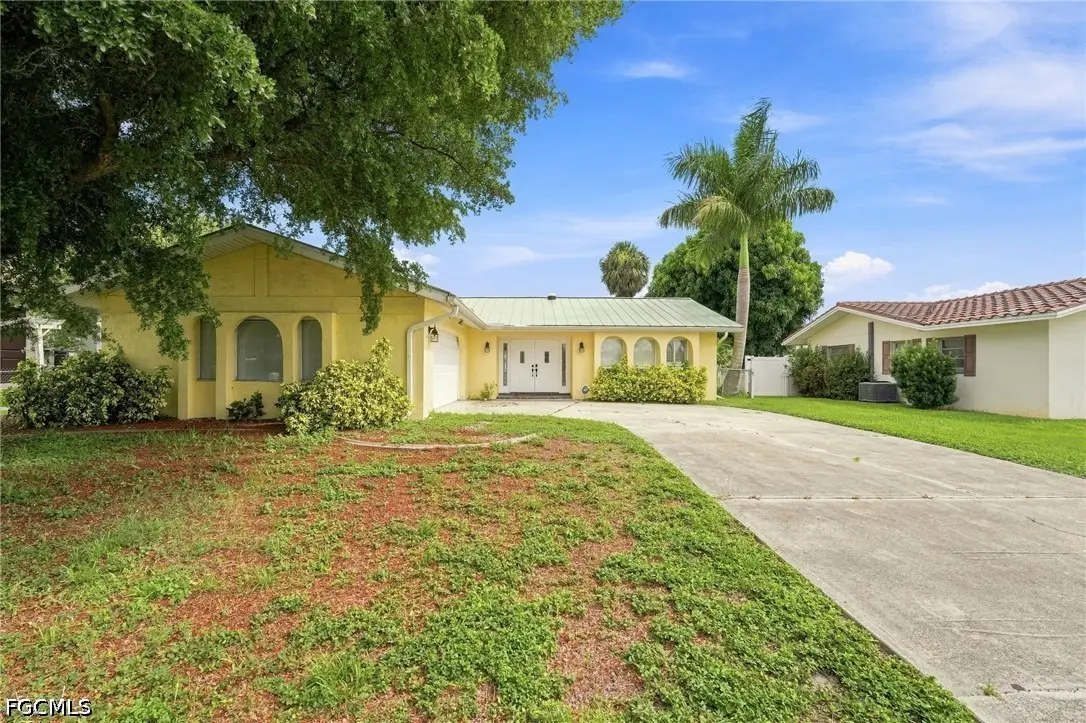 902 El Dorado Parkway E, Cape Coral, FL 33904 - #1