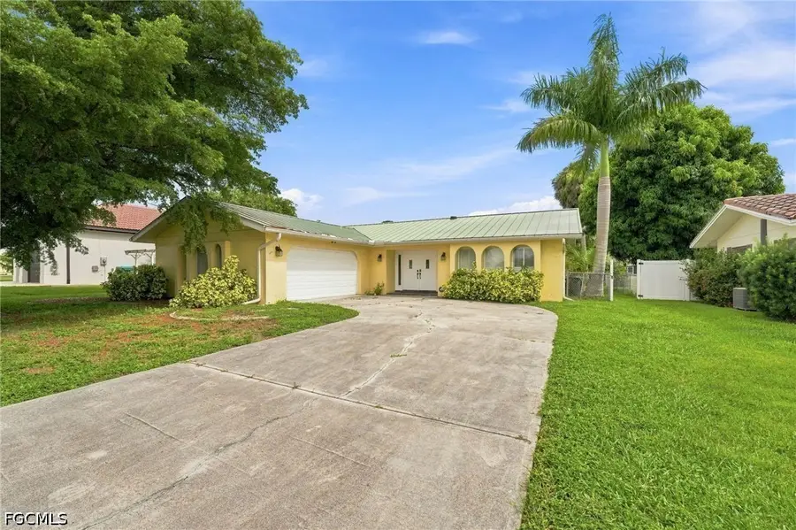 902 El Dorado Parkway E, Cape Coral, FL 33904 - #2