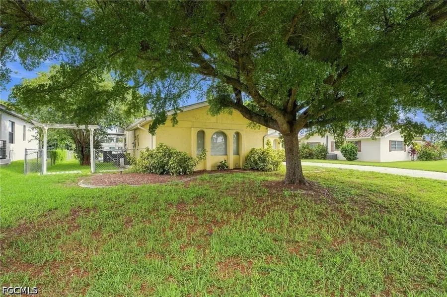 902 El Dorado Parkway E, Cape Coral, FL 33904 - #3