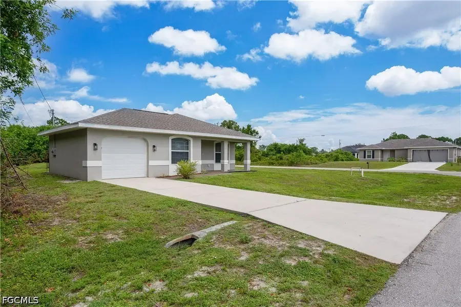 546 Sherwood Avenue S, Lehigh Acres, FL 33974 - #2