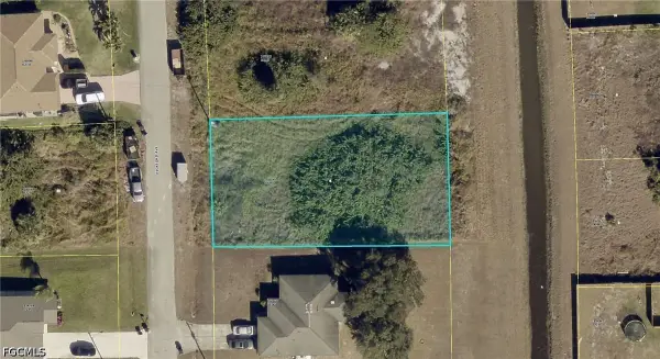 425 Pickford Avenue, Lehigh Acres, FL 33974