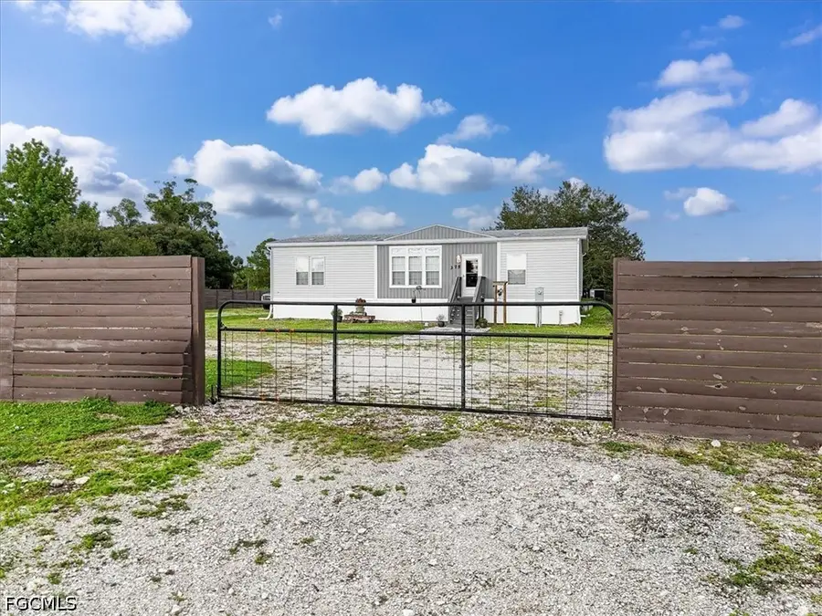 375 N Estribo Street, Clewiston, FL 33440 - #3