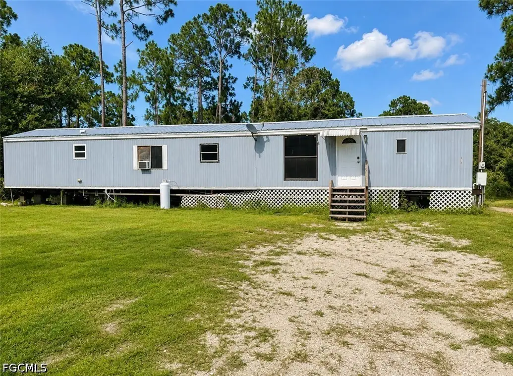 735 S Trebol Street, Clewiston, FL 33440 - #1