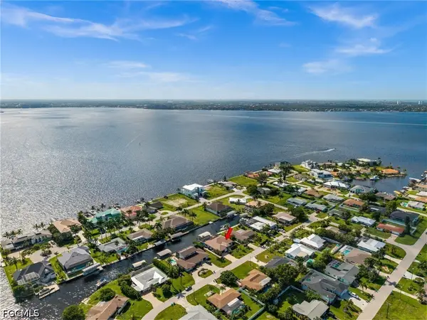 5815 SW 1st Place, Cape Coral, FL 33914