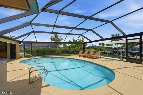 418 Avalon Drive, Cape Coral, FL 33904
