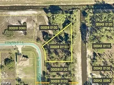933 Memphis Avenue, Lehigh Acres, FL 33974