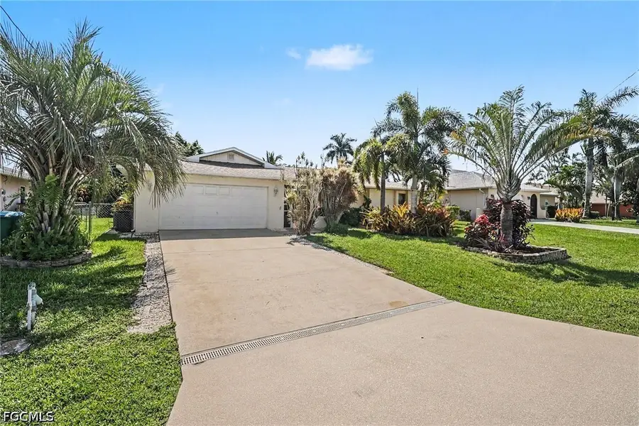 2205 SE 10th Place, Cape Coral, FL 33990 - #2