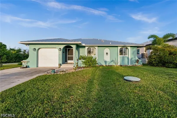 2498 Sapodilla Lane, St James City, FL 33956