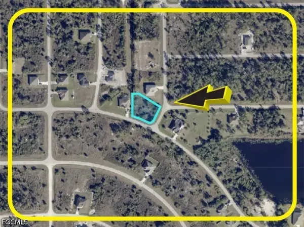 926 Ossie Avenue, Lehigh Acres, FL 33974