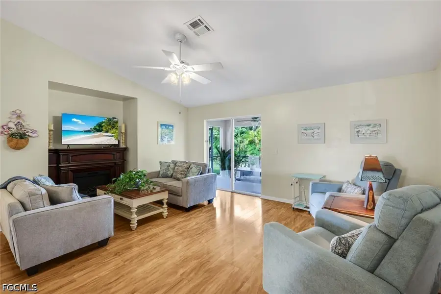 1006 NE 6th Place, Cape Coral, FL 33909 - #3