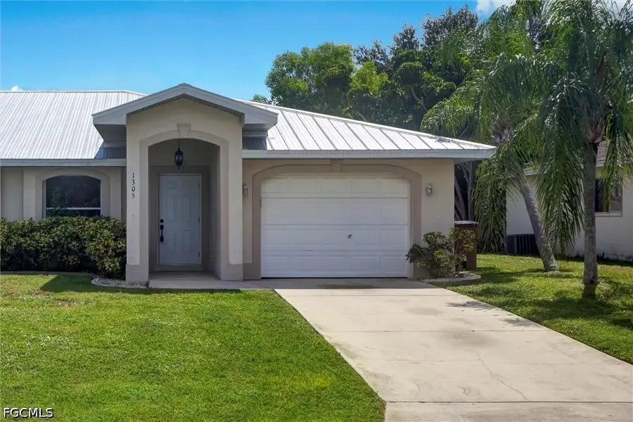 1305 SE 8th Avenue, Cape Coral, FL 33990 - #2