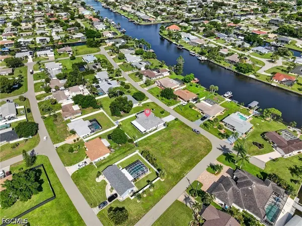 713 SE 43rd Street, Cape Coral, FL 33904