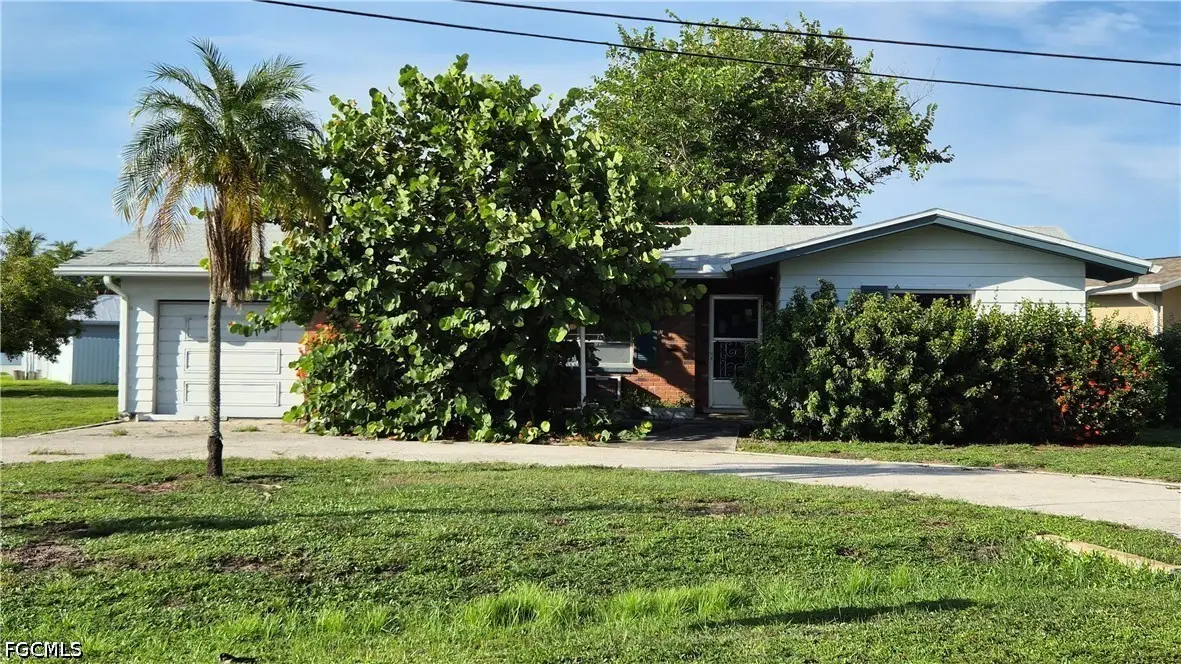 5201 Glade Court Ne, Cape Coral, FL 33904 - #1