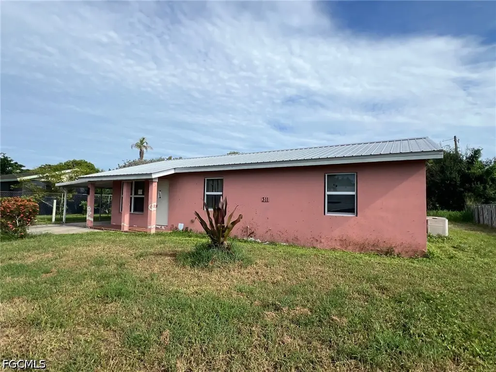 311 W El Paso Avenue, Clewiston, FL 33440 - #1