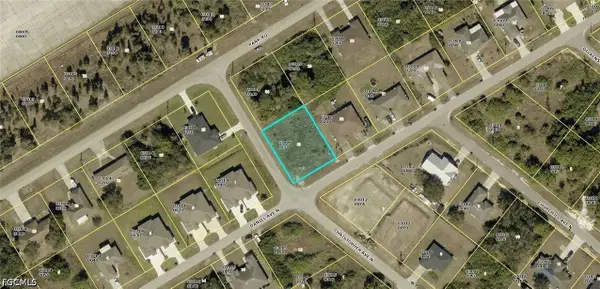 2401/2403 Daniel Avenue N, Lehigh Acres, FL 33971