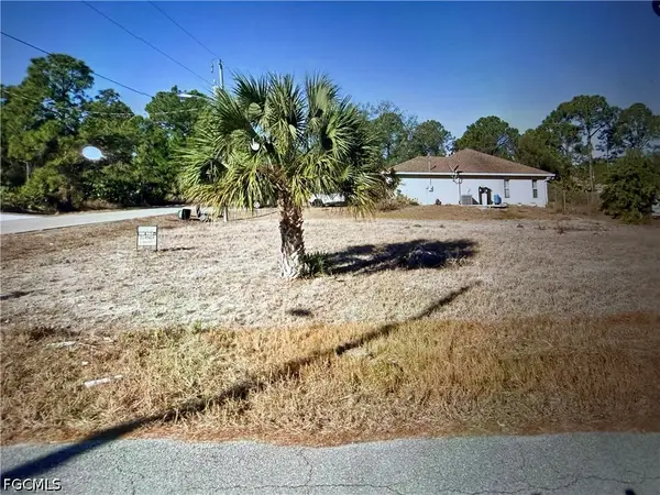 2700 19th Street W, Lehigh Acres, FL 33971