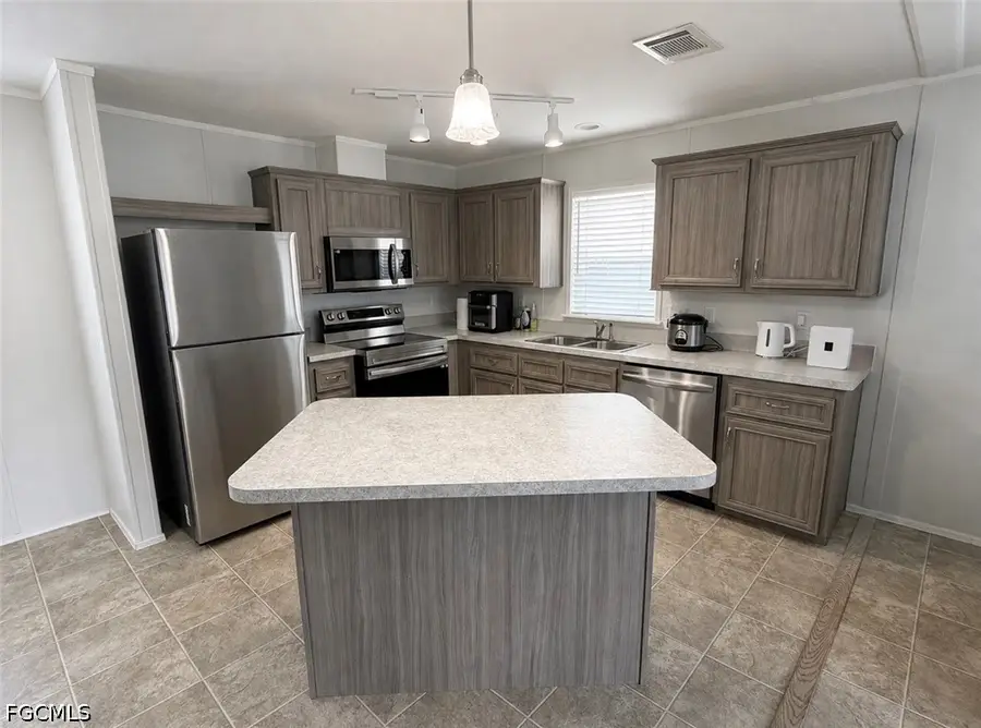 130 Avenida Del Sur, Clewiston, FL 33440 - #2