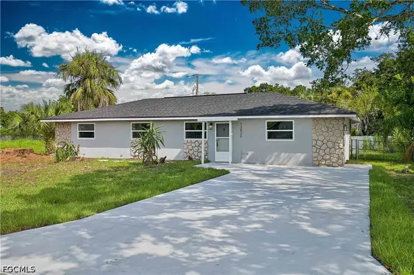 13820 1st Street, Fort Myers, FL 33905