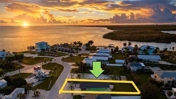 915 North Street, Fort Myers Beach, FL 33931