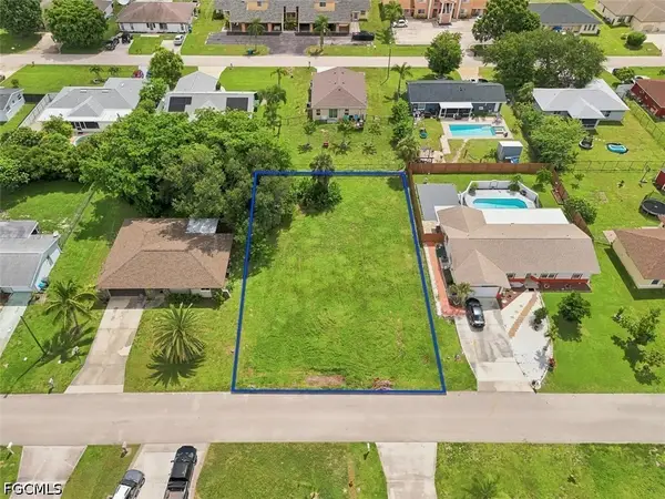 1221 SE 23rd Avenue, Cape Coral, FL 33990