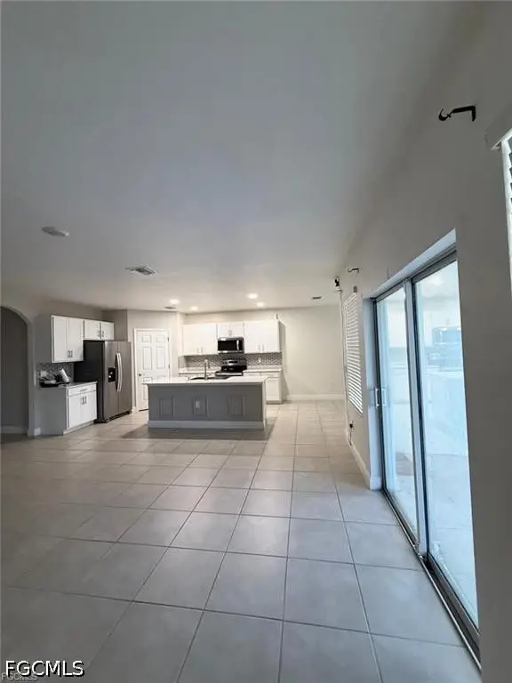635 NE 6th Place, Cape Coral, FL 33909 - #3