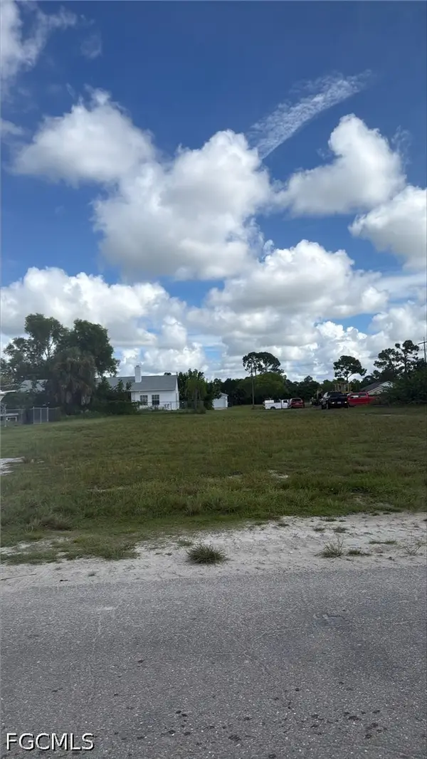 2103 NE 27th Terrace, Cape Coral, FL 33909