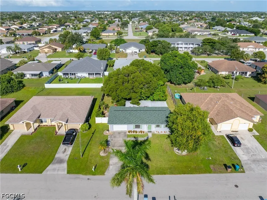 1402 SE 8th Place, Cape Coral, FL 33990 - #3