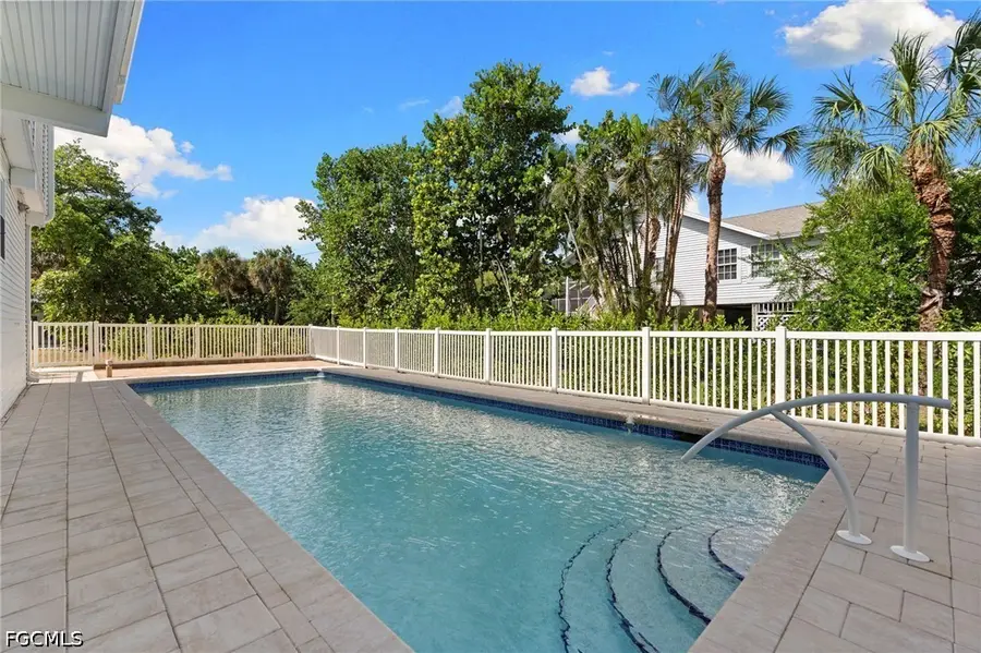 475 Las Tiendas Lane, Sanibel, FL 33957 - #3