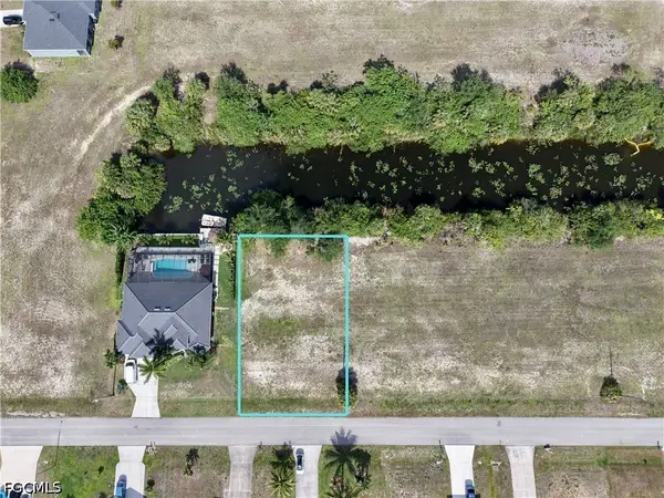 2007 NE 18th Place, Cape Coral, FL 33909