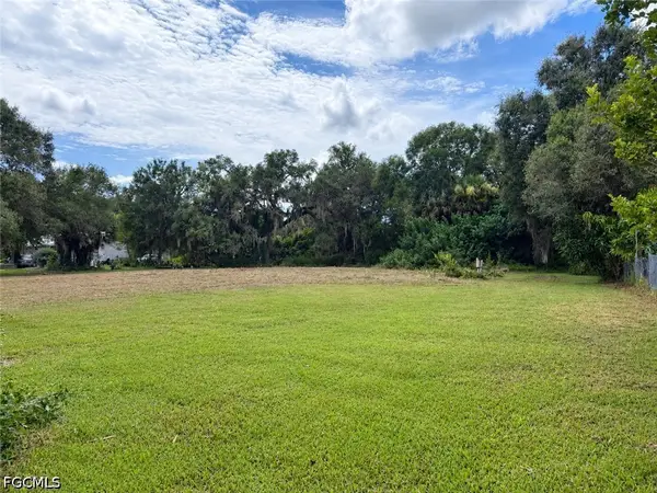 869 Avalon Avenue, Labelle, FL 33935