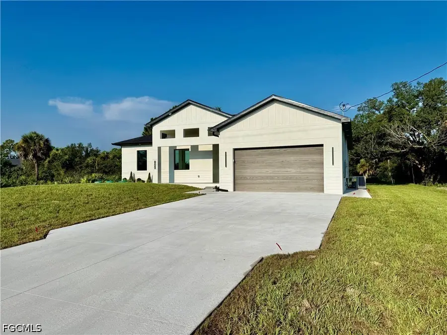 805 Lincoln Avenue, Lehigh Acres, FL 33972 - #2