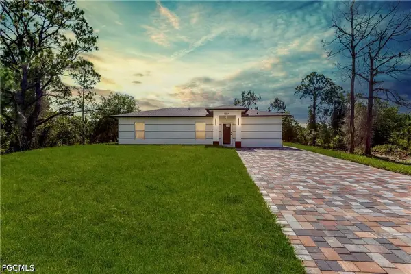 1019 Columbus Boulevard S, Lehigh Acres, FL 33974