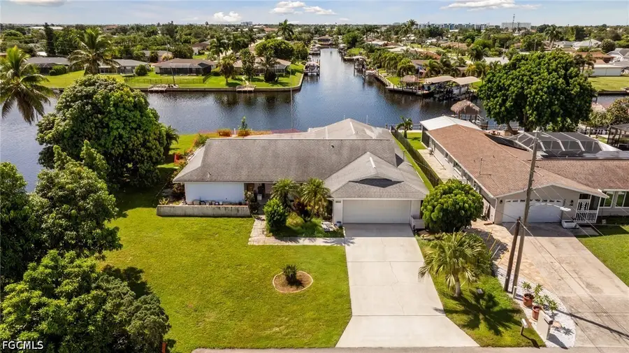 928 SE 43rd Street, Cape Coral, FL 33904 - #3