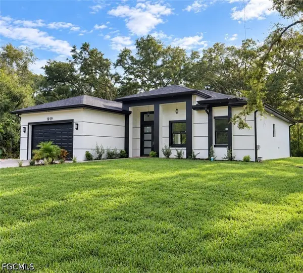1919 Robert Avenue, Lehigh Acres, FL 33972