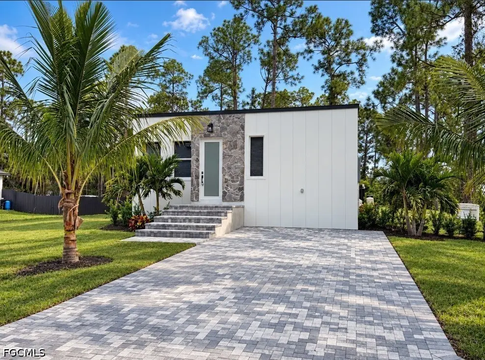 1102 E 11th Street, Lehigh Acres, FL 33972 - #1