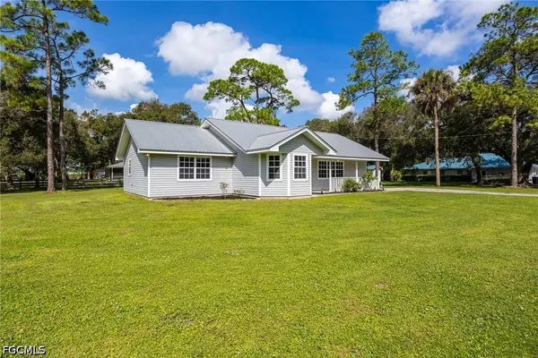 1212 Woods Drive, Labelle, FL 33935