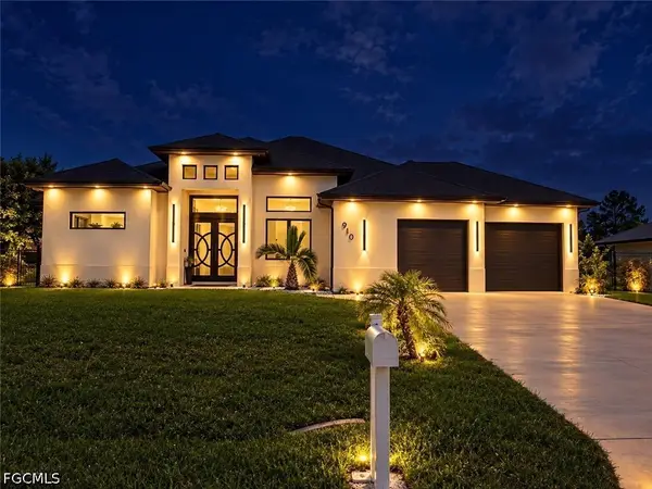 910 Venice Avenue N, Lehigh Acres, FL 33971