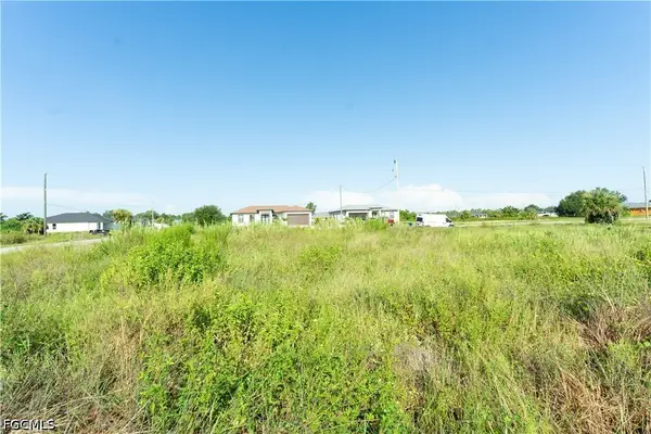 745 Oakridge Avenue S, Lehigh Acres, FL 33974