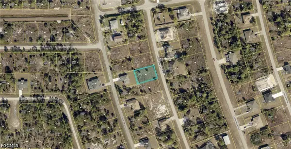 962 Graystone Avenue, Lehigh Acres, FL 33974