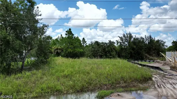 897 Barcia Street E, Lehigh Acres, FL 33974