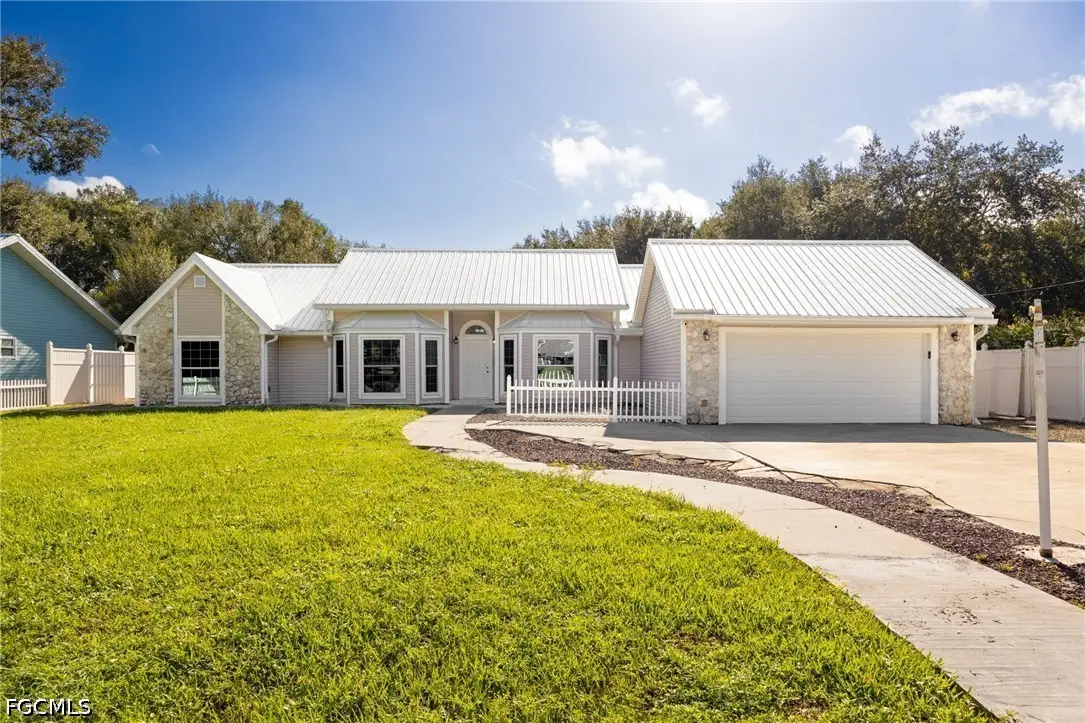 115 N Oak Street, Labelle, FL 33935 - #1