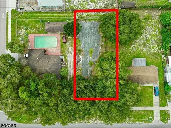 1003 New Market Road W, Immokalee, FL 34142