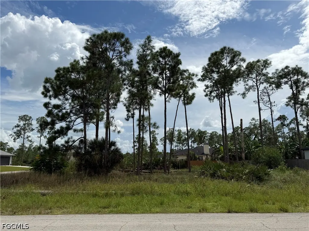 906 E 13th Street, Lehigh Acres, FL 33972 - #1