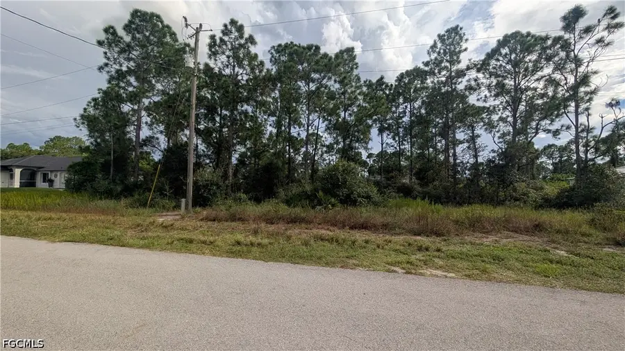 852 Calhoun Street E, Lehigh Acres, FL 33974 - #3