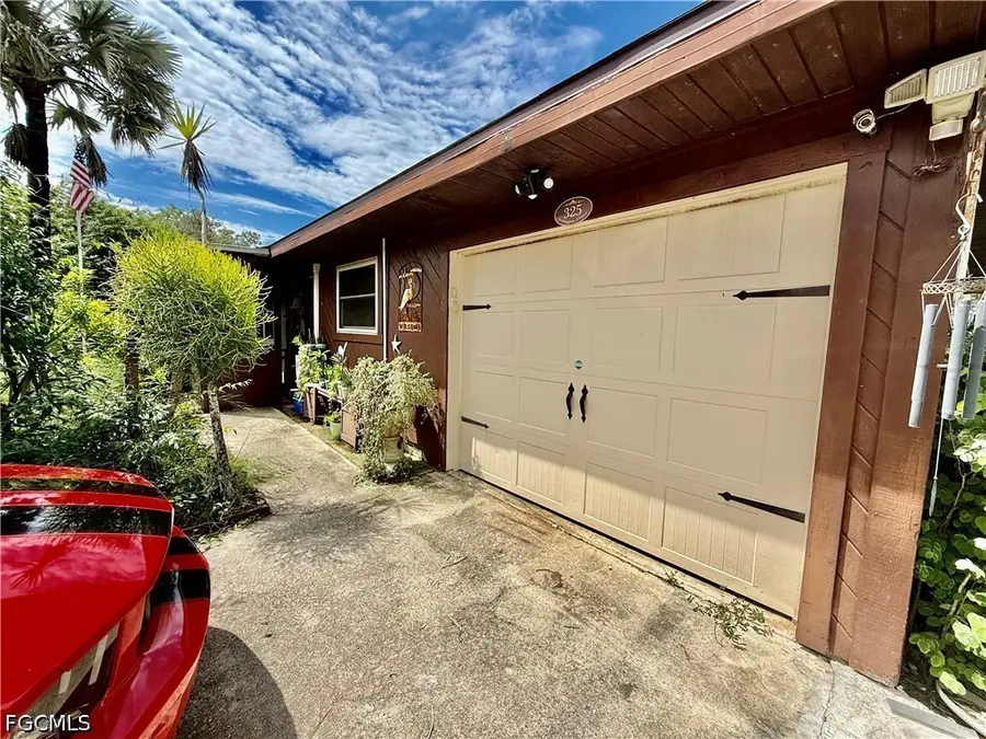 325 Wellington Avenue, Lehigh Acres, FL 33936 - #2