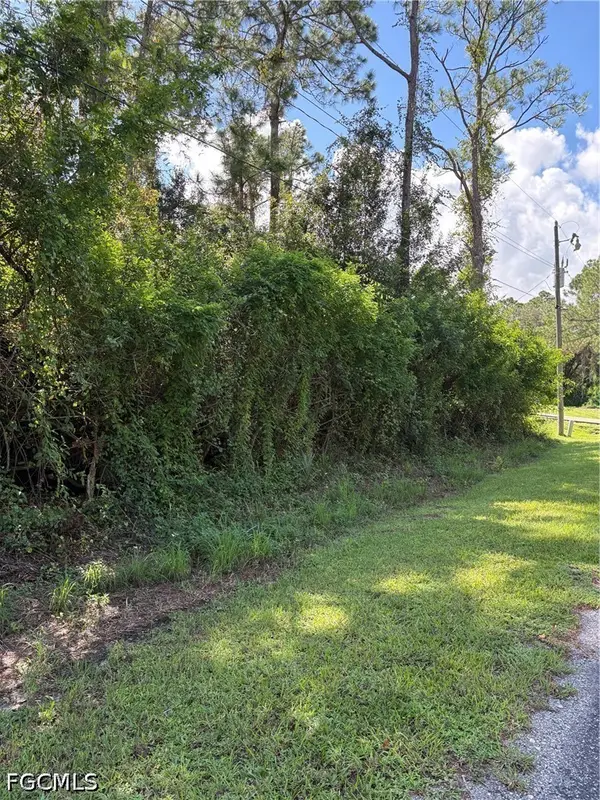 2008 Johns Avenue, Alva, FL 33920