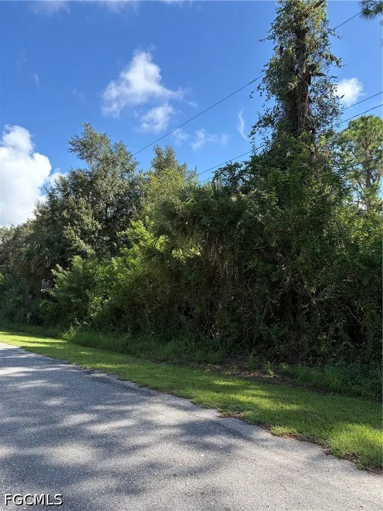 2010 Johns Avenue, Alva, FL 33920 - #2