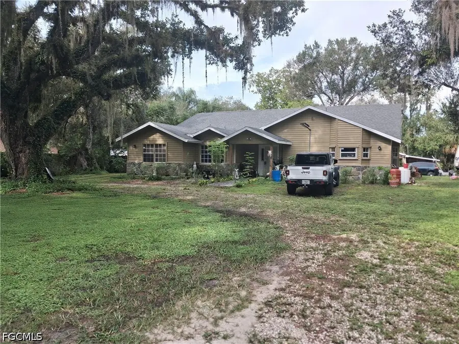 140 S Davis Street, Labelle, FL 33935 - #2