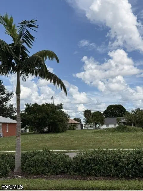 923 Nicholas Parkway W, Cape Coral, FL 33991