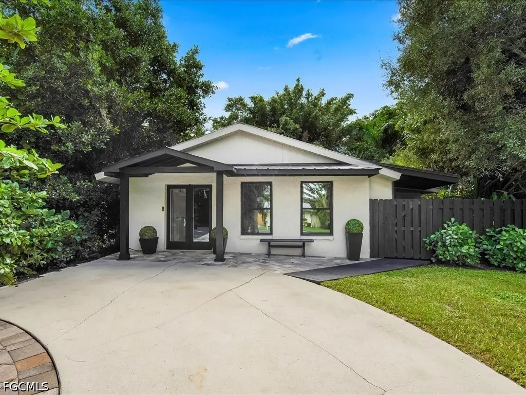 1046 Sperling Avenue, Naples, FL 34103 - #1